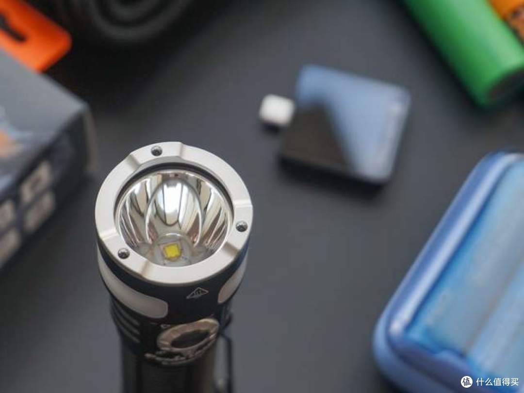 三光齐聚,一筒多用!Fenix LD35R手电开启照明新境界
