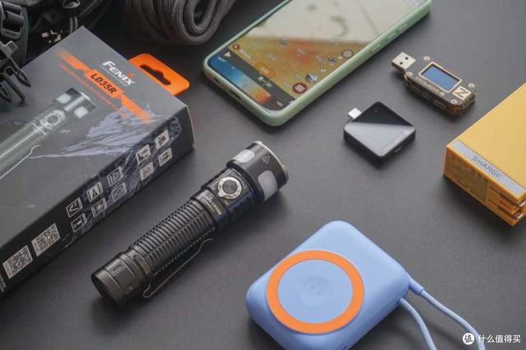 三光齐聚,一筒多用!Fenix LD35R手电开启照明新境界