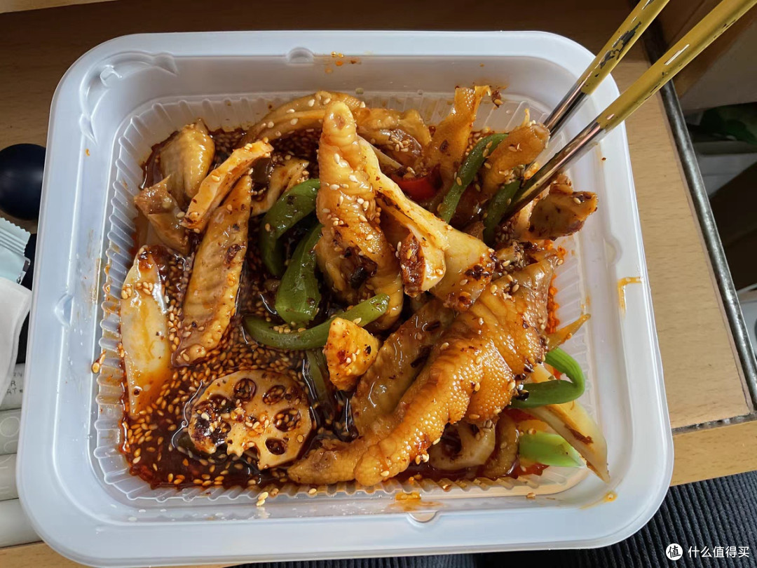 被同事追着问的邹三和钵钵鸡!
