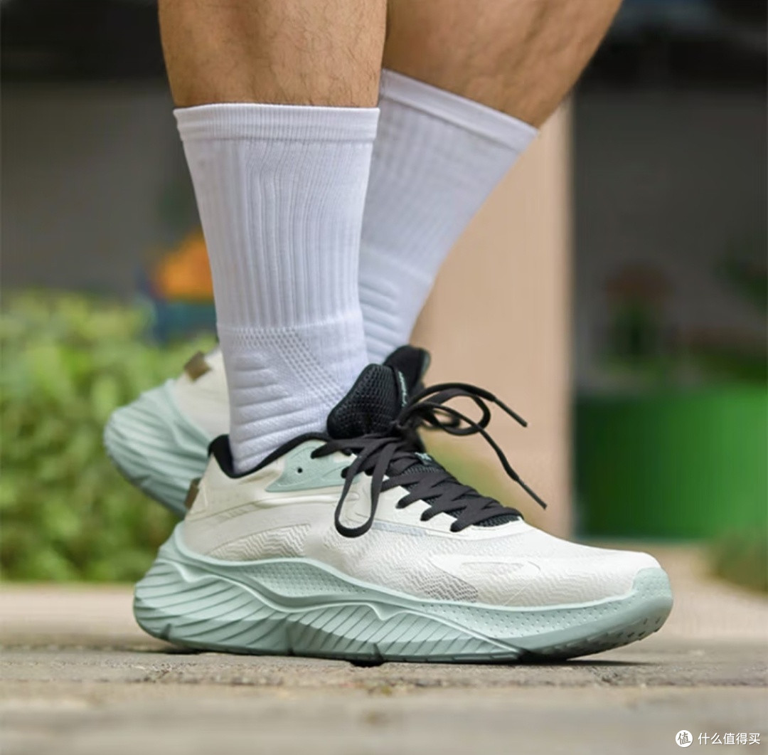 361°云步跑步鞋：实用又舒适的好选择