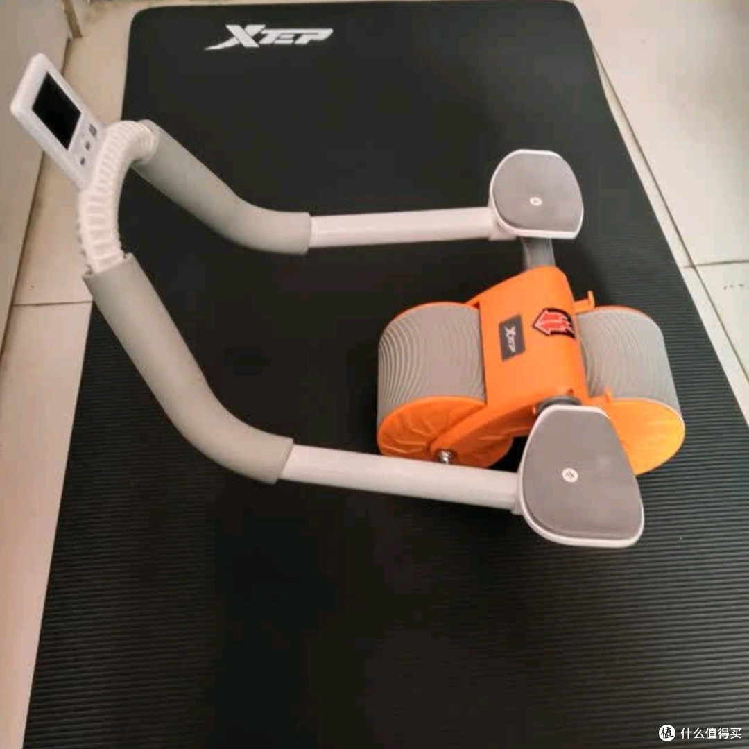 特步健腹轮自动回弹家用肘撑锻练腹肌轮平板支撑健身器材卷腹男女