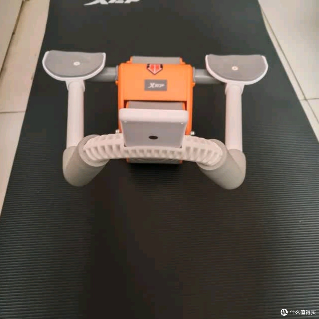 特步健腹轮自动回弹家用肘撑锻练腹肌轮平板支撑健身器材卷腹男女