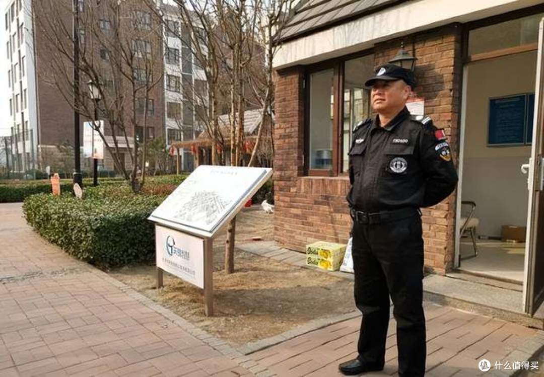 为什么保安越来越难招了?连中年人也不乐意干了,原因很现实!