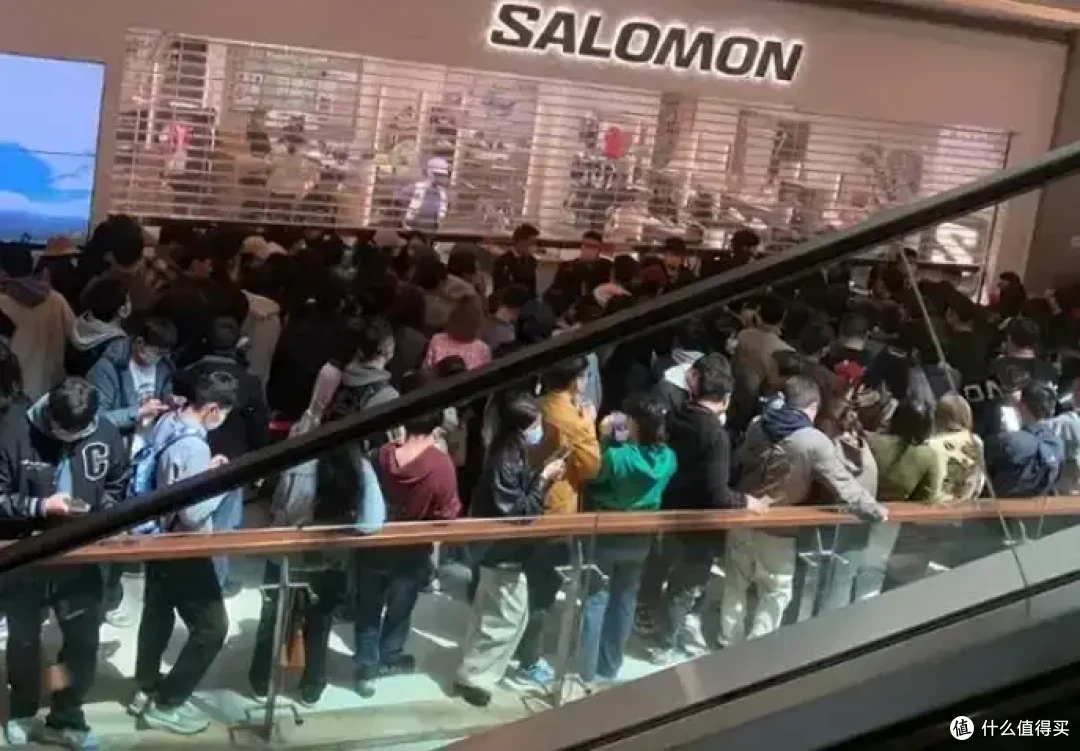 专业户外品牌的产品是靠什么来吸引到非户外运动人群的？