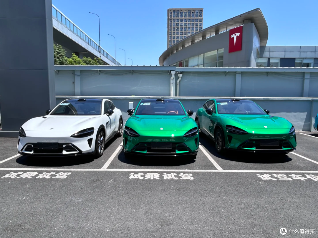 25 万开豪华高性能 SUV!小米 YU7 要改写战局?
