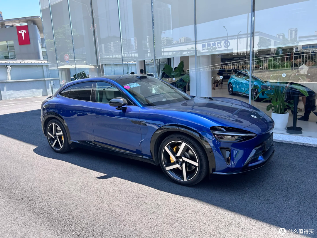 25 万开豪华高性能 SUV!小米 YU7 要改写战局?
