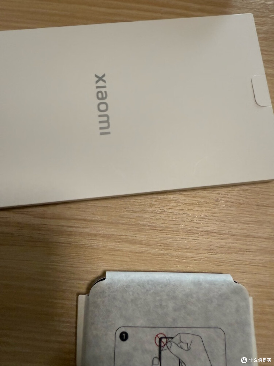Xiaomi MIX Flip 2:折叠屏的精致与实用