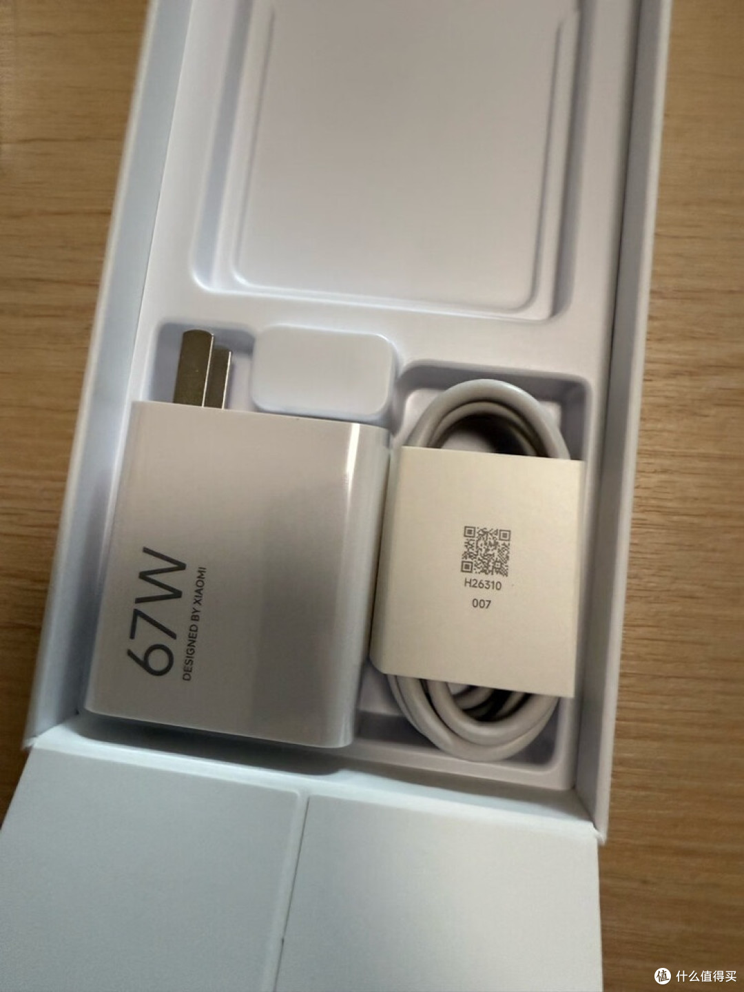 Xiaomi MIX Flip 2:折叠屏的精致与实用