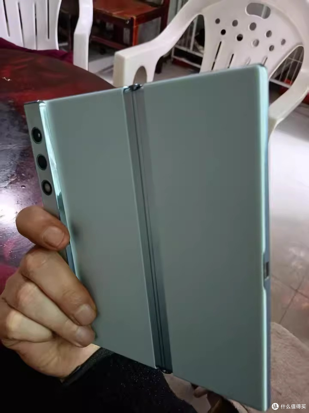 荣耀V Purse：时尚与科技的融合