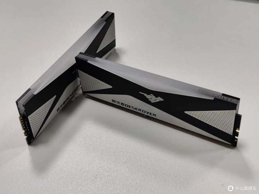 DDR4后时代的荣光,毁灭者-战舰PUY16GX2 4000 C18 CJR内存条实测