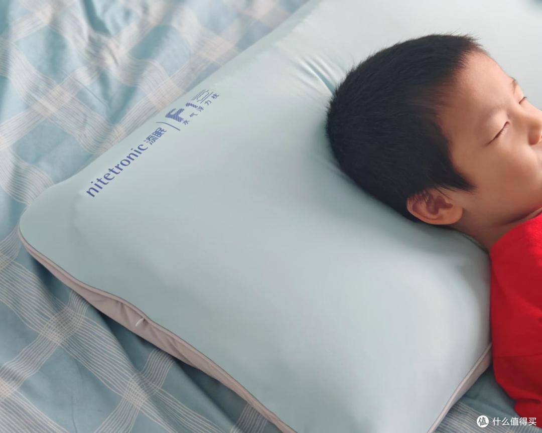 水枕头既凉爽又能保护颈椎?Nitetronic添眠水气浮力枕值不值得买