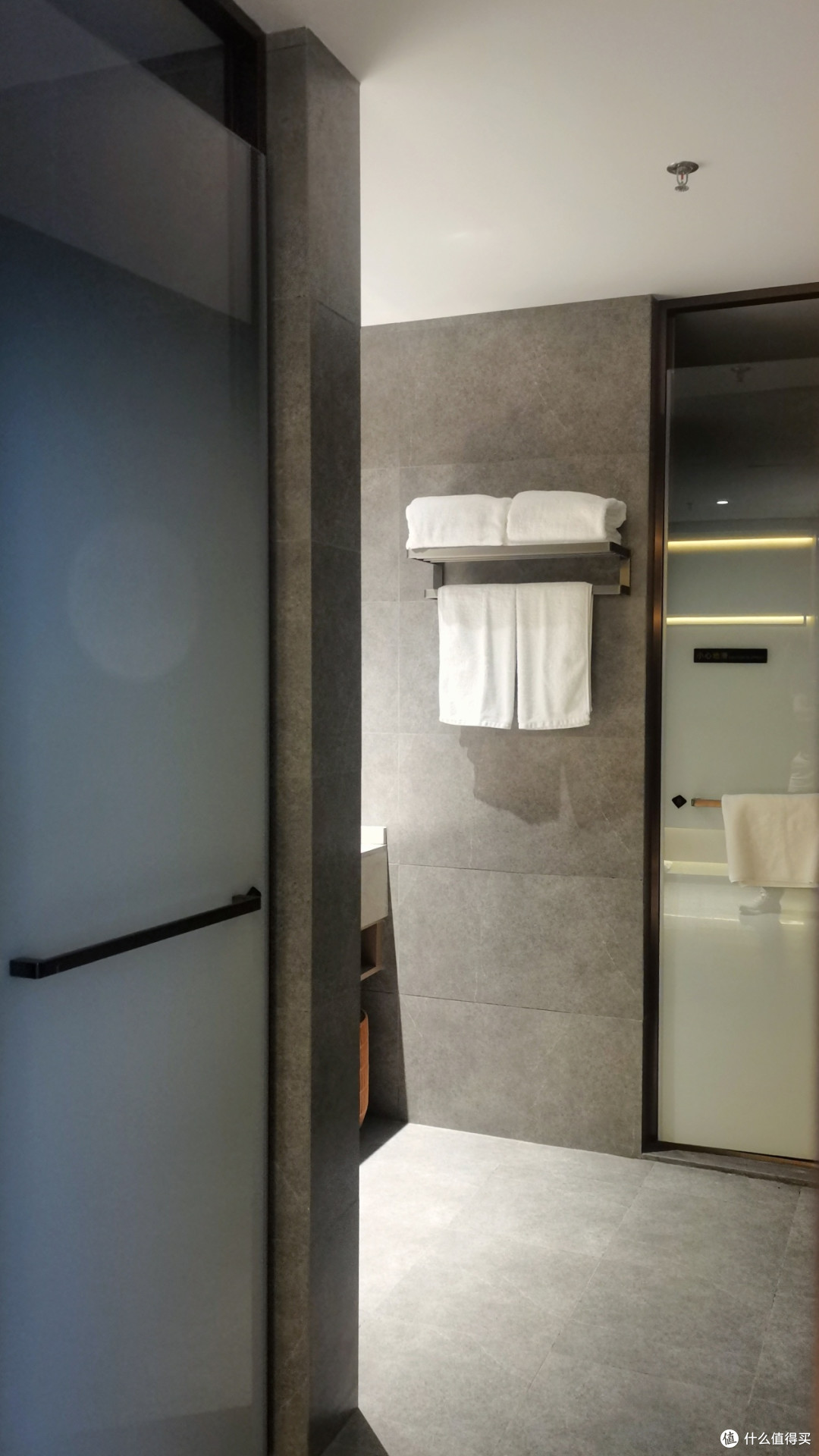 除了没泳池就是四星以上水准,—不到300的兰州高新雁滩美仑酒店