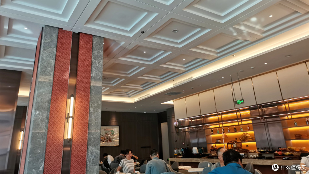 除了没泳池就是四星以上水准,—不到300的兰州高新雁滩美仑酒店