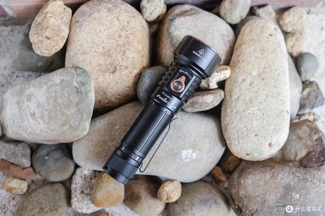 3600流明+6种氛围光效,Fenix LD36R手电颠覆户外照明
