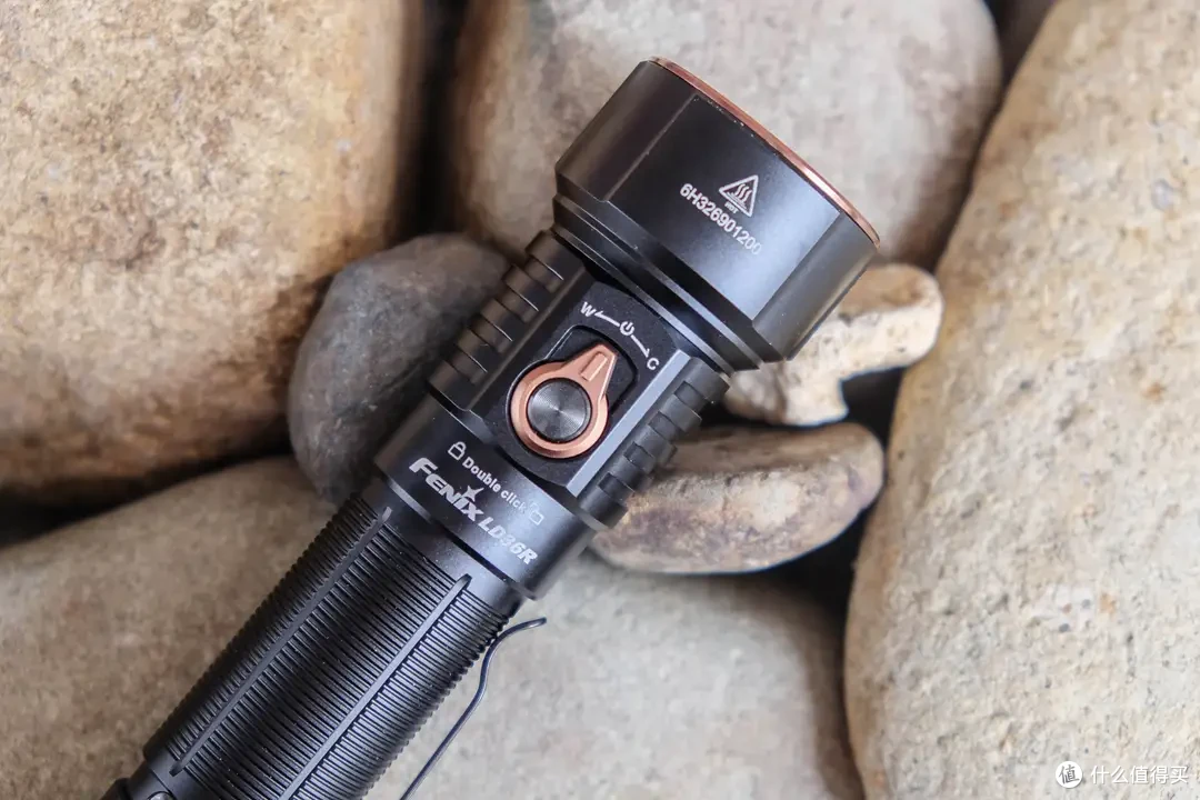 3600流明+6种氛围光效,Fenix LD36R手电颠覆户外照明