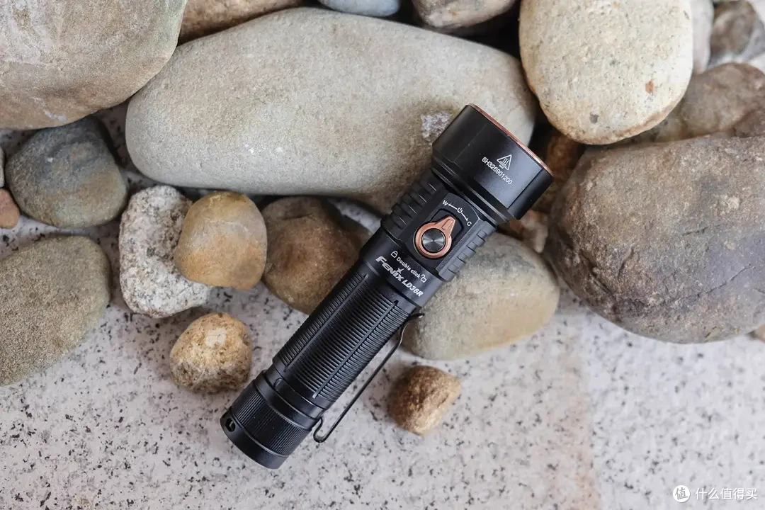 3600流明+6种氛围光效,Fenix LD36R手电颠覆户外照明