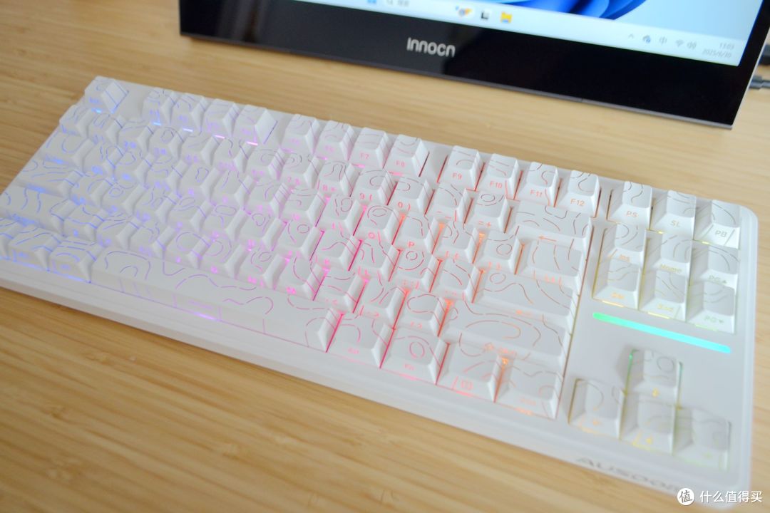 玩家实测阿斯盾 H87 三模客制化机械键盘:性价比之王实至名归