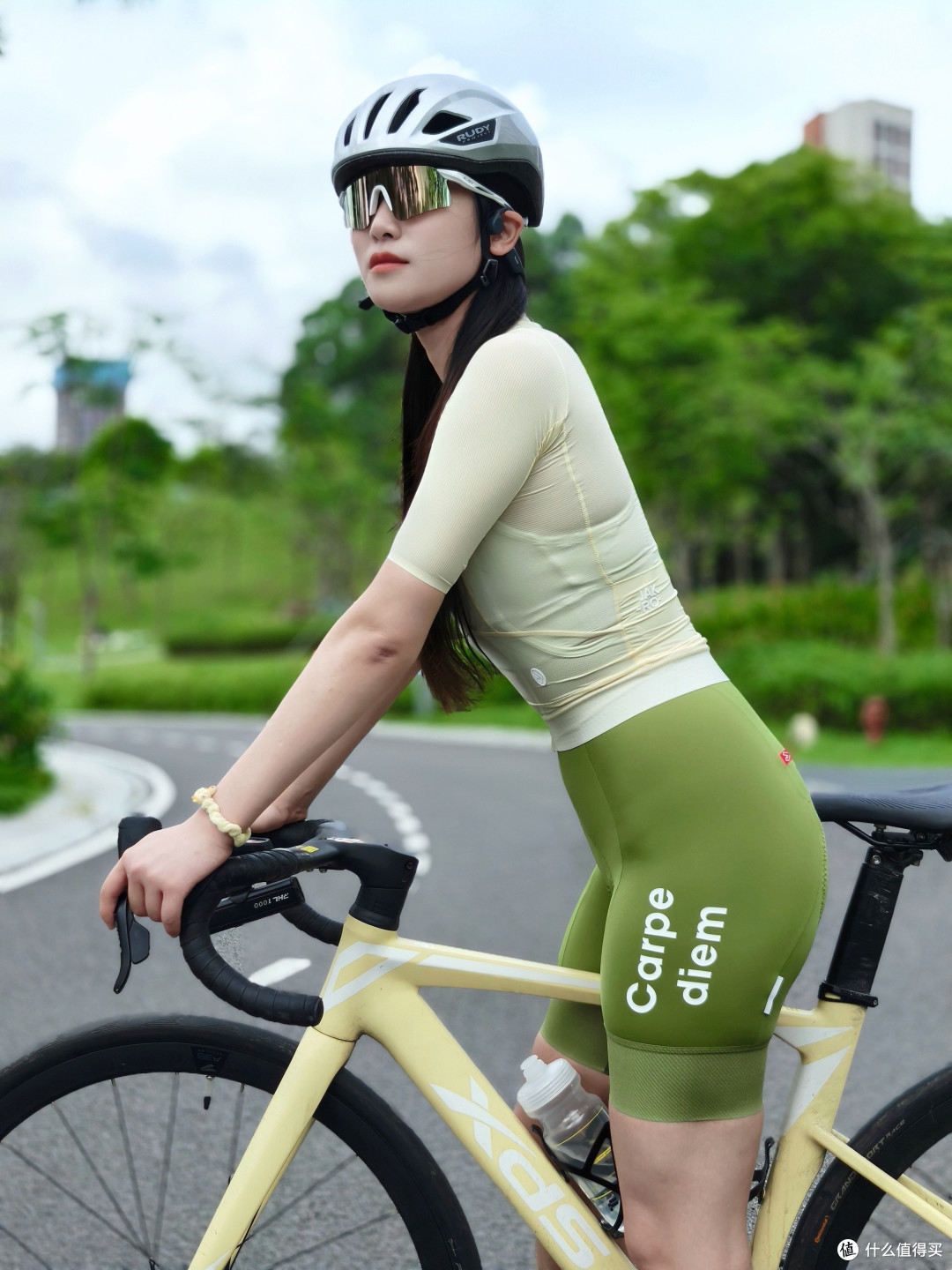 有病吧!这么热的天为什么还要去骑自行车呢?