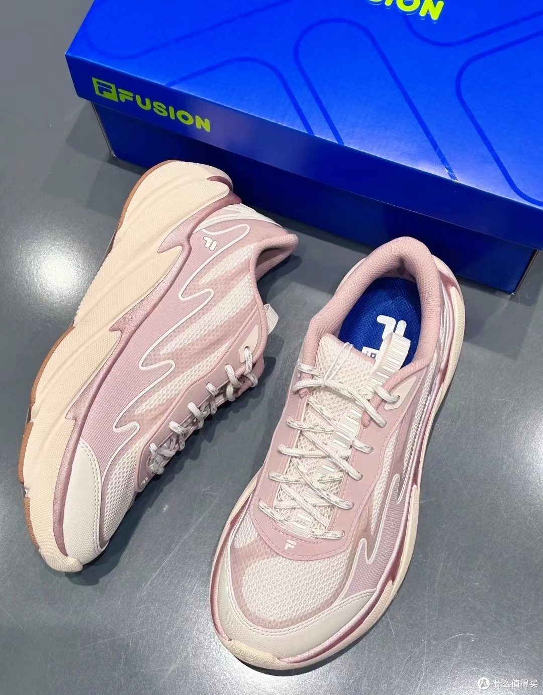 FILA FUSION STORMY 暴风鞋:街头潮人的新宠儿!