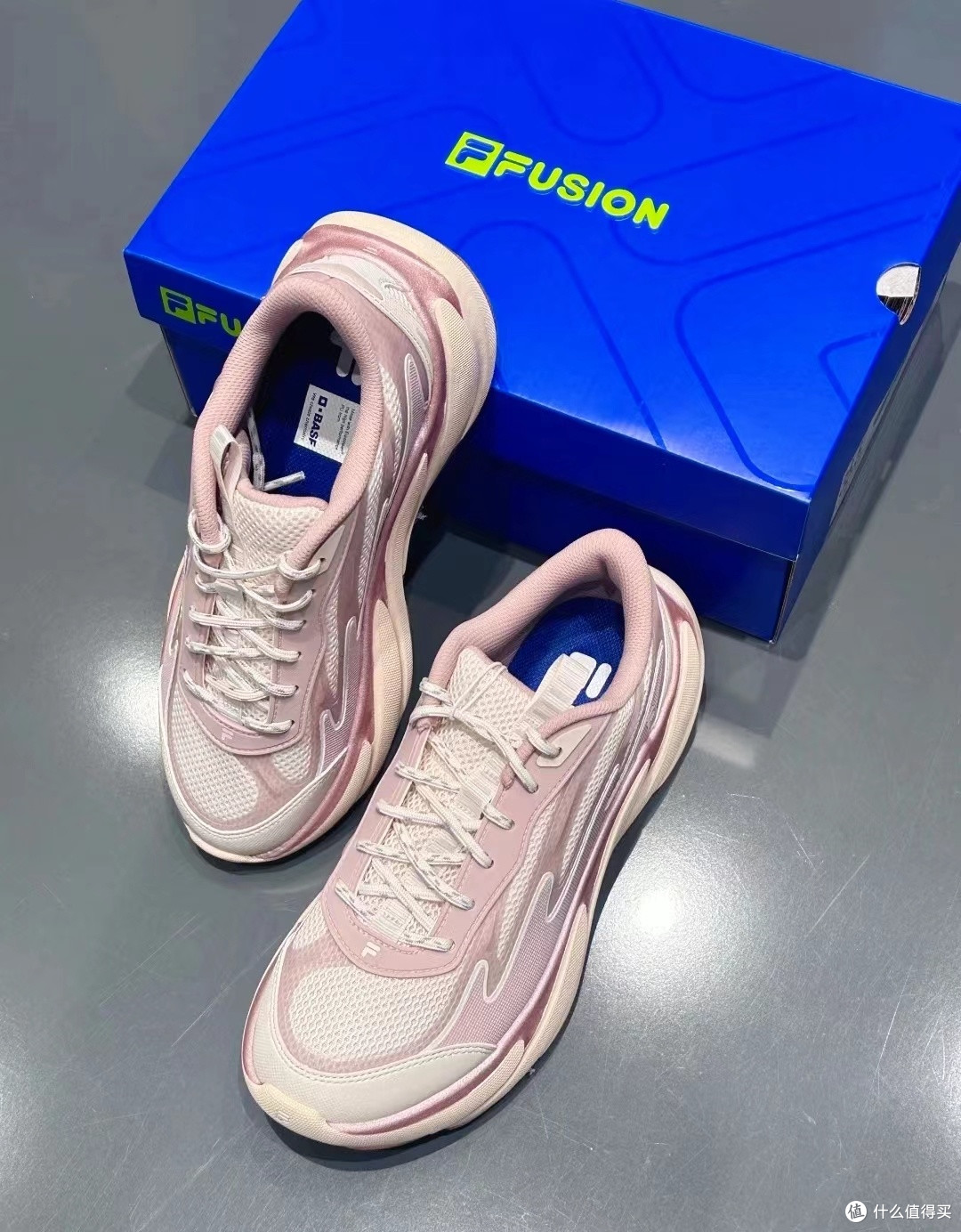 FILA FUSION STORMY 暴风鞋:街头潮人的新宠儿!