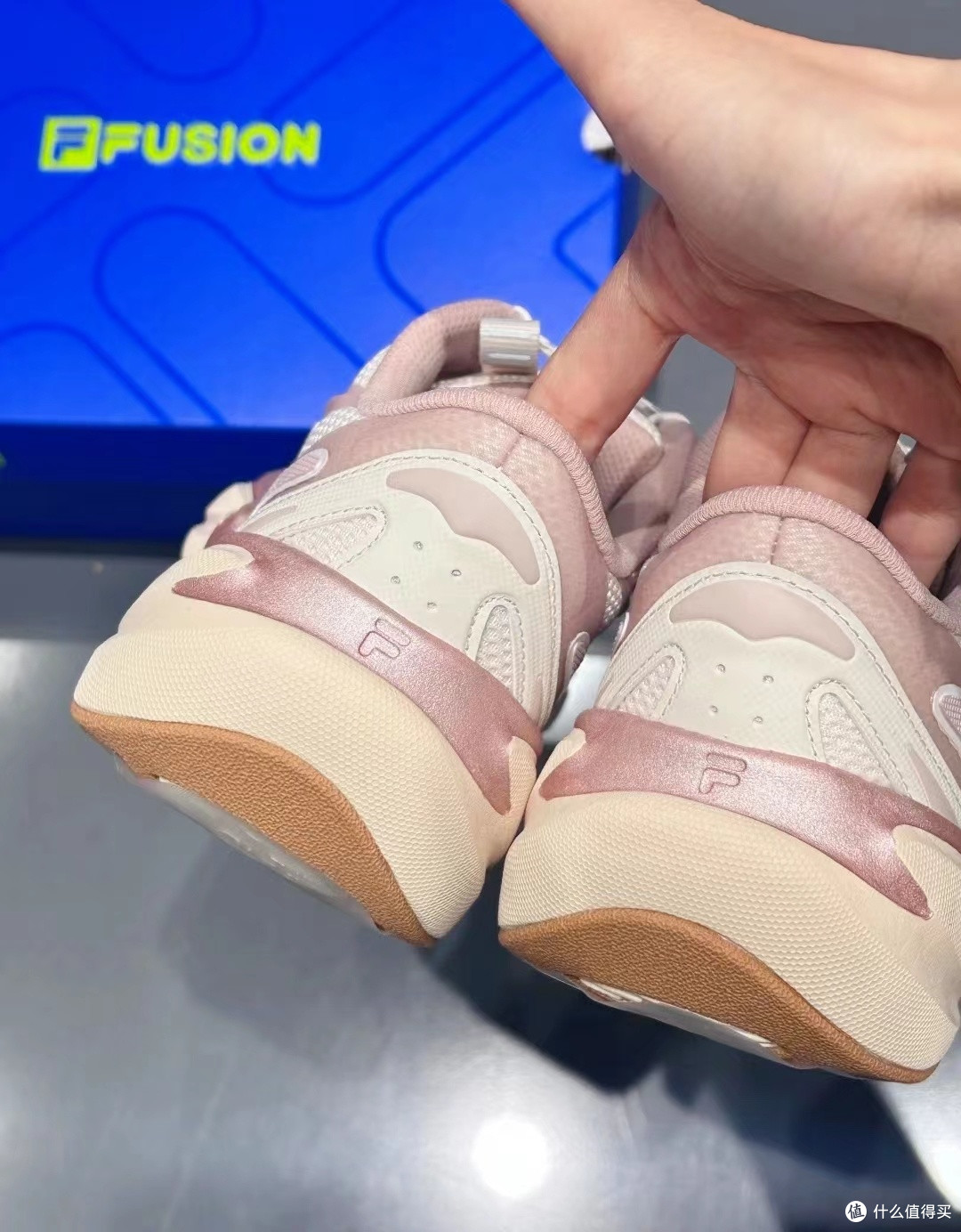 FILA FUSION STORMY 暴风鞋:街头潮人的新宠儿!