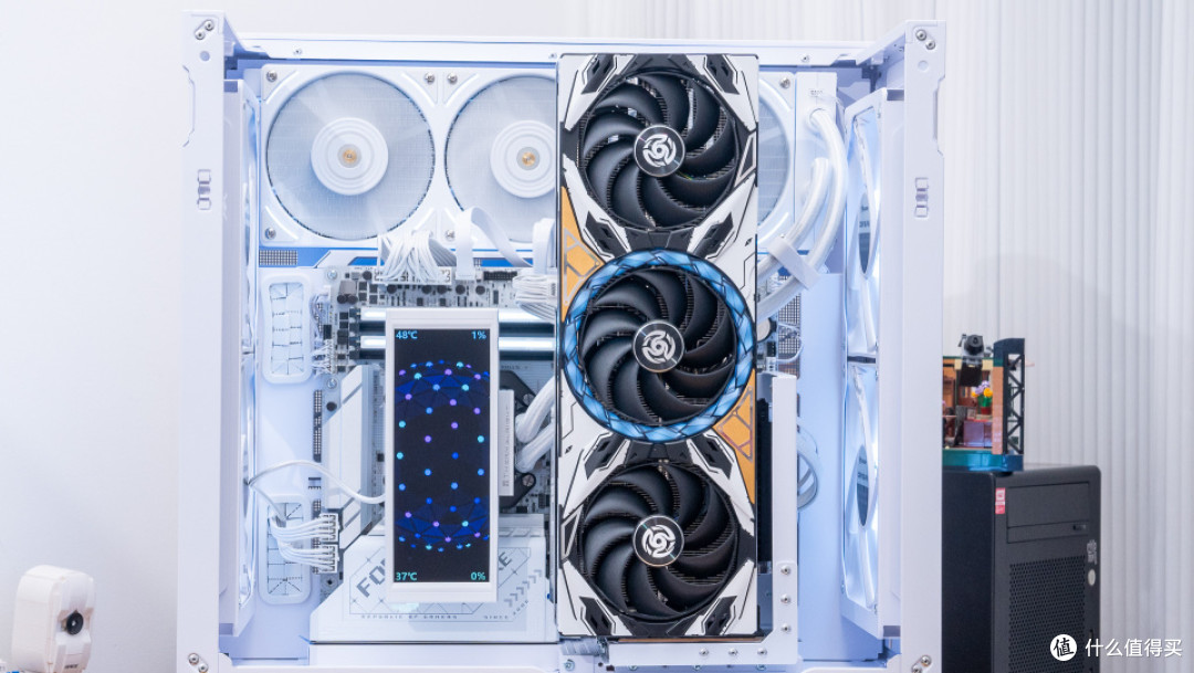 桌面C位：华硕X870吹雪+索泰5070Ti天启+骨伽 双擎OmnyX装机分享