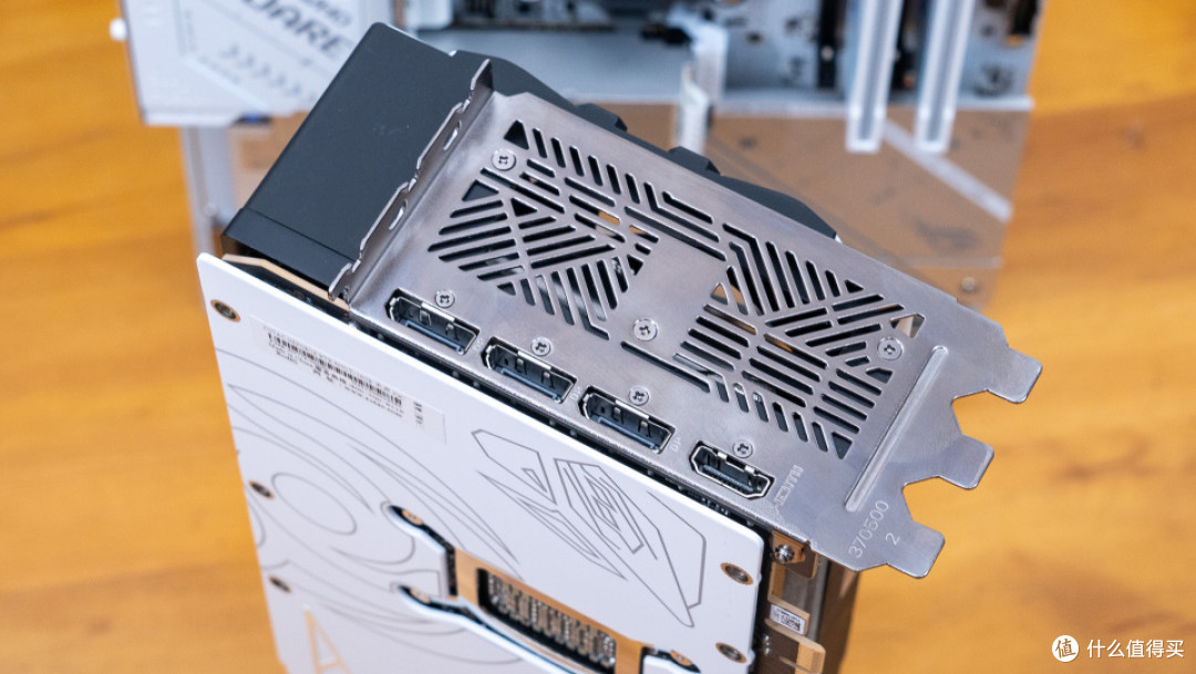 桌面C位：华硕X870吹雪+索泰5070Ti天启+骨伽 双擎OmnyX装机分享