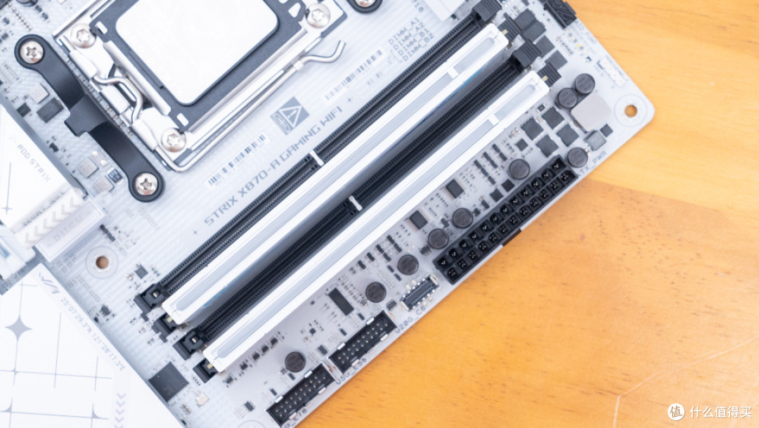 桌面C位：华硕X870吹雪+索泰5070Ti天启+骨伽 双擎OmnyX装机分享