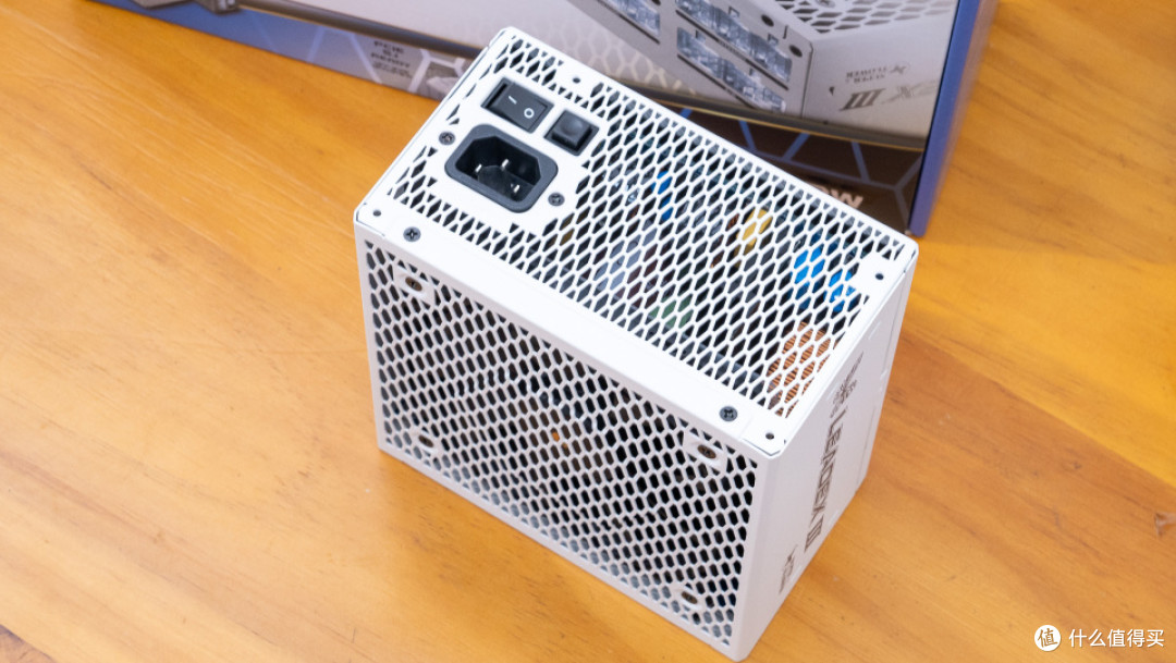 桌面C位：华硕X870吹雪+索泰5070Ti天启+骨伽 双擎OmnyX装机分享