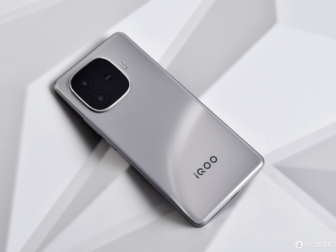 Vivo太猛了,突降600元,天玑9300+旗舰芯+6400mAh