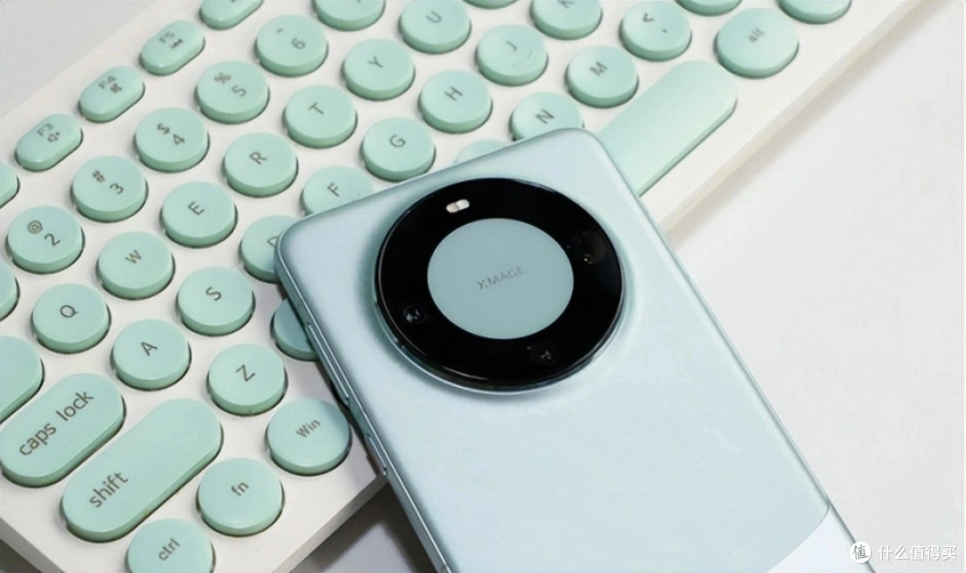 华为Mate60Pro降至“清仓价”,卫星通话+IP68,256GB下跌1670元