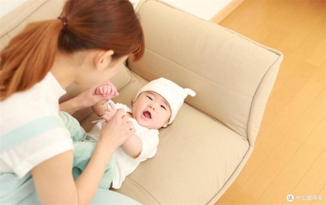 宝宝抬头有什么好处?这个时间宝宝还不抬头,爸妈的心就别太大了