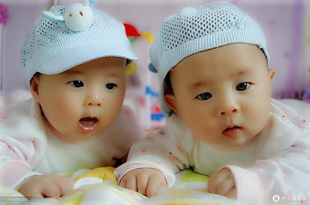 宝宝抬头有什么好处?这个时间宝宝还不抬头,爸妈的心就别太大了