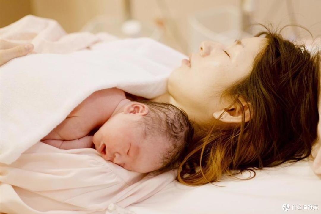 宝宝抬头有什么好处?这个时间宝宝还不抬头,爸妈的心就别太大了