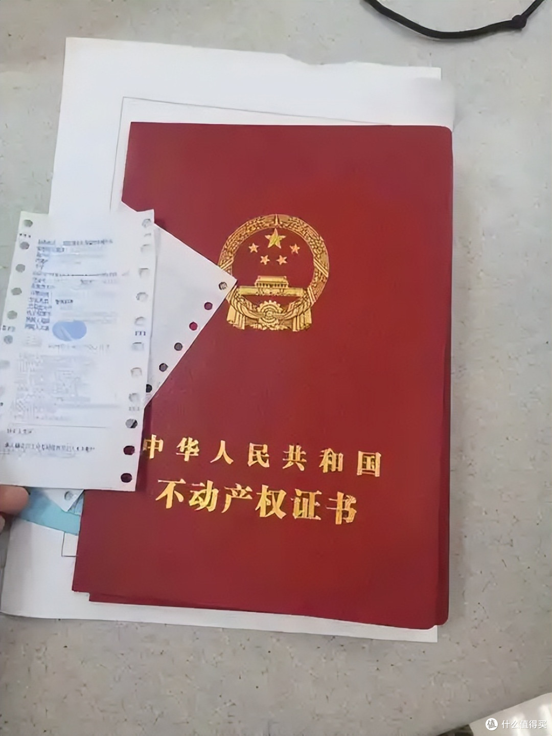 父母给子女过户房子，生前办和过世办哪个更划算？选错多花几十万