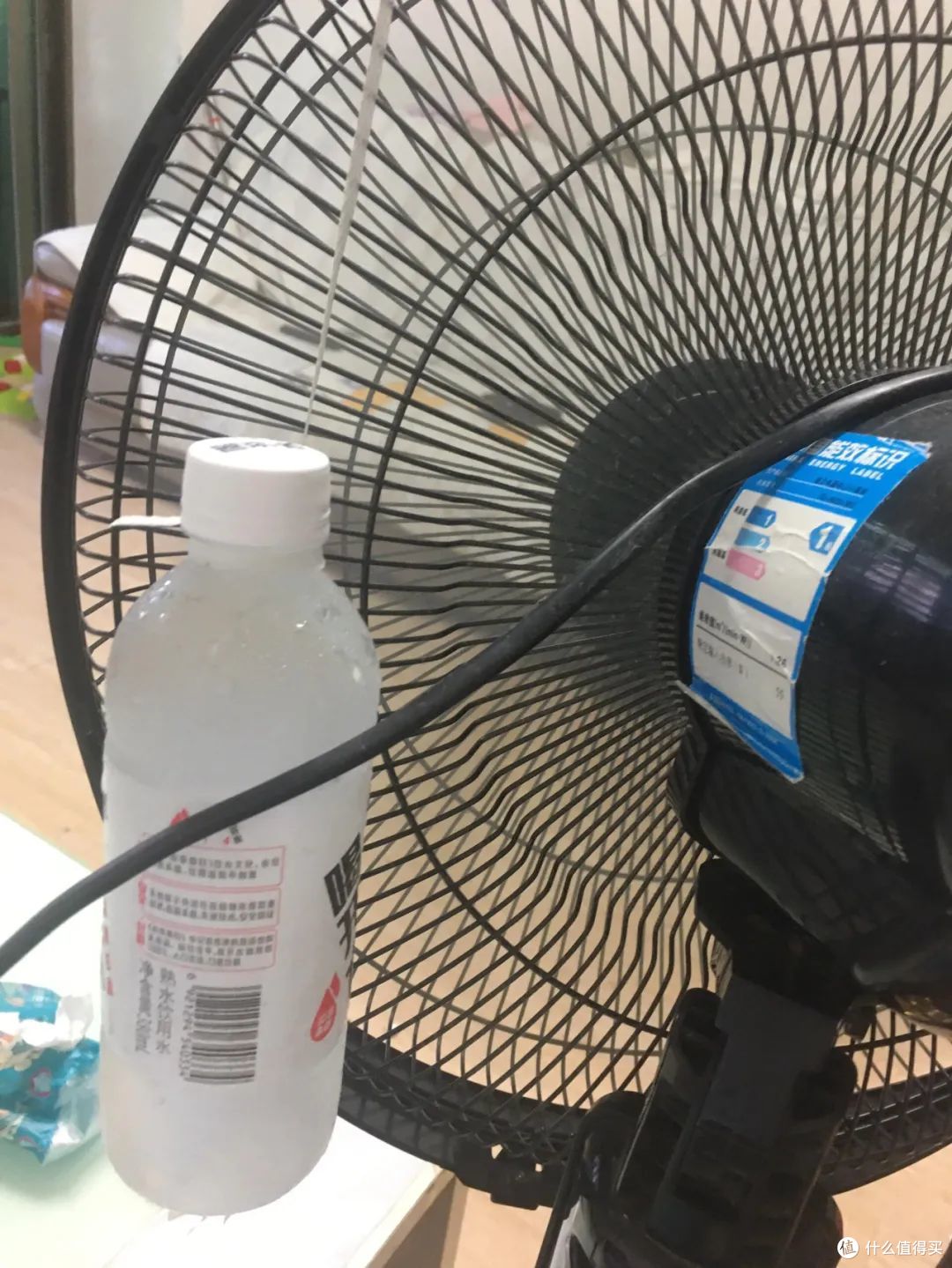 被年轻人的夏日“降温大法”惊到了！换个思路后，我一点都不热