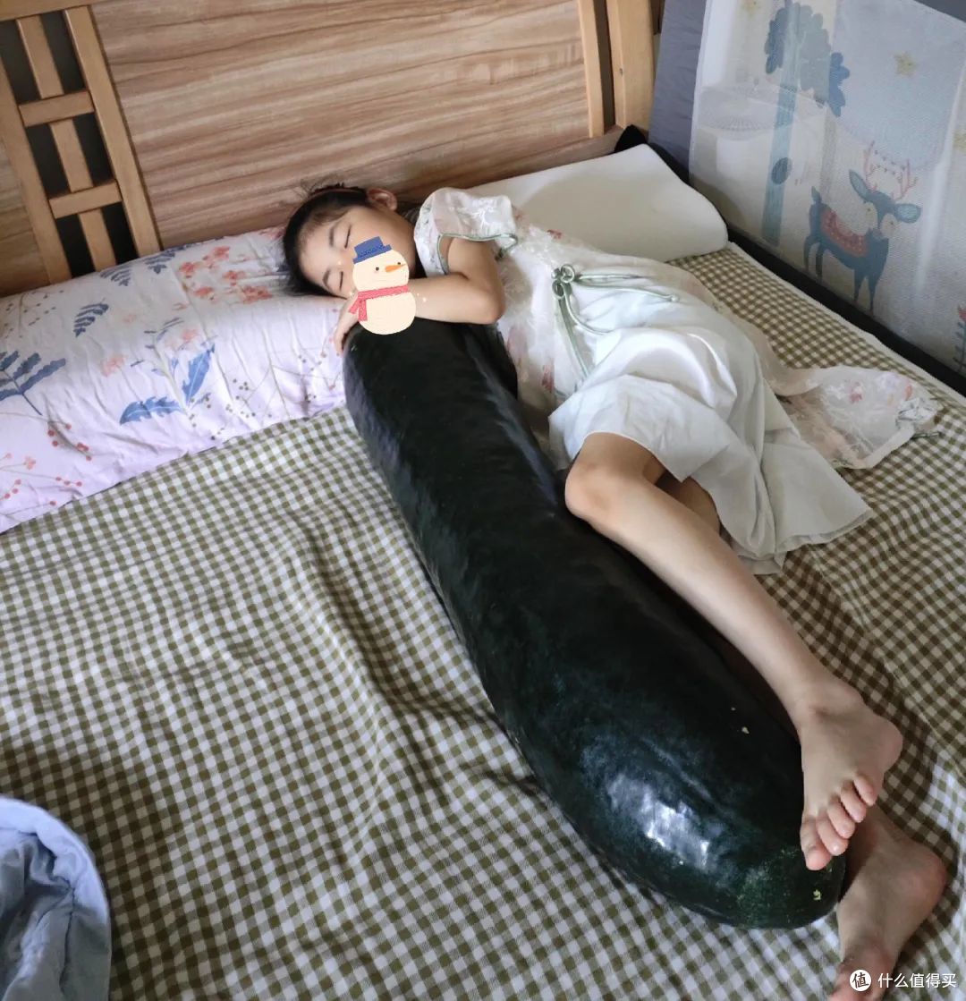 被年轻人的夏日“降温大法”惊到了！换个思路后，我一点都不热