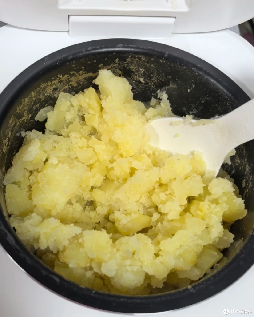 被网友的“电饭煲用法”折服了，以为只能蒸米饭，想不到用途真广