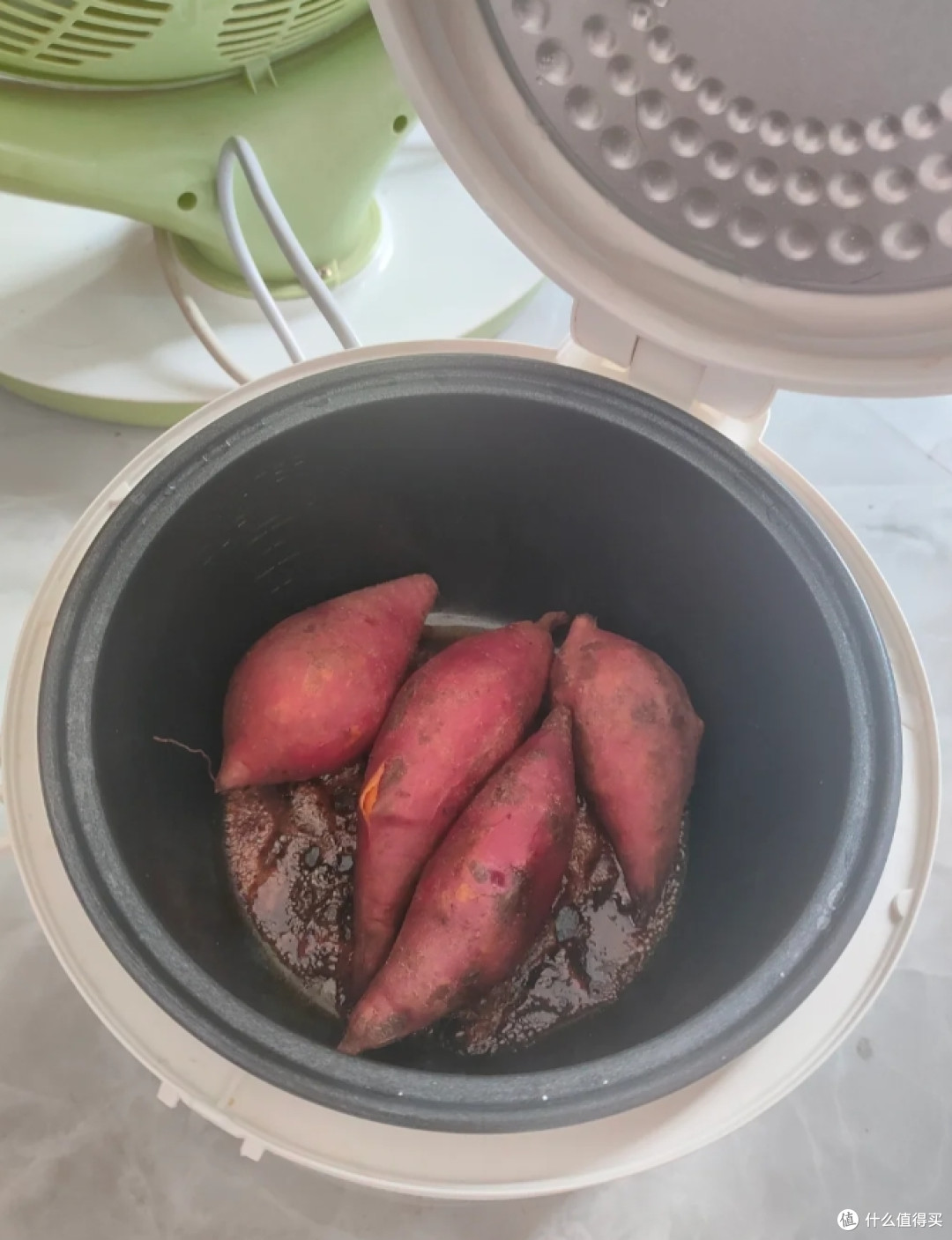 被网友的“电饭煲用法”折服了，以为只能蒸米饭，想不到用途真广