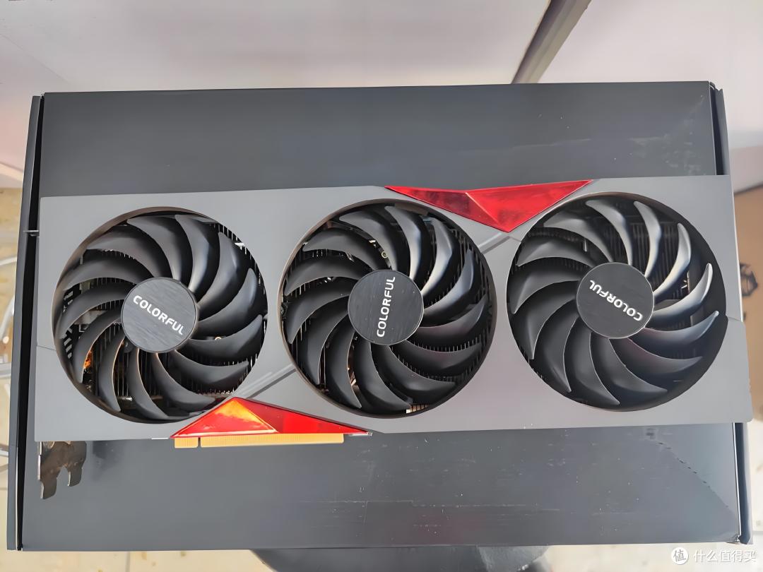 电竞装备 “性价比之王”！七彩虹战斧 RTX 3050 DUO V2 真香警告