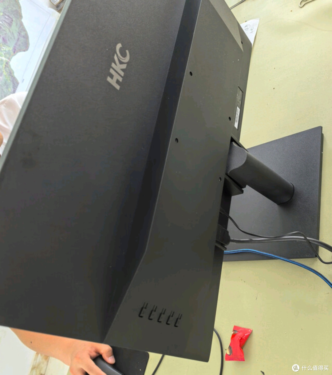 HKC猎鹰G24H2经典版显示器：办公与娱乐的得力之选