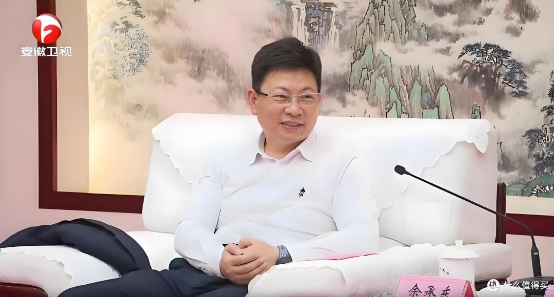 YU7发布遇上尊界交付:科技盛宴背后再审视大佬们的穿搭