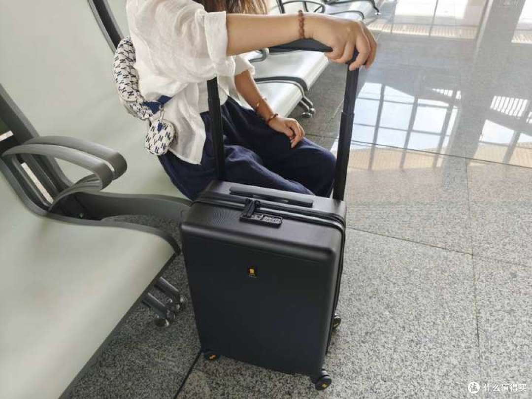 6 年换 4 次行李箱后,被地平线 8 号大旅行家系列 “圈粉” 了!