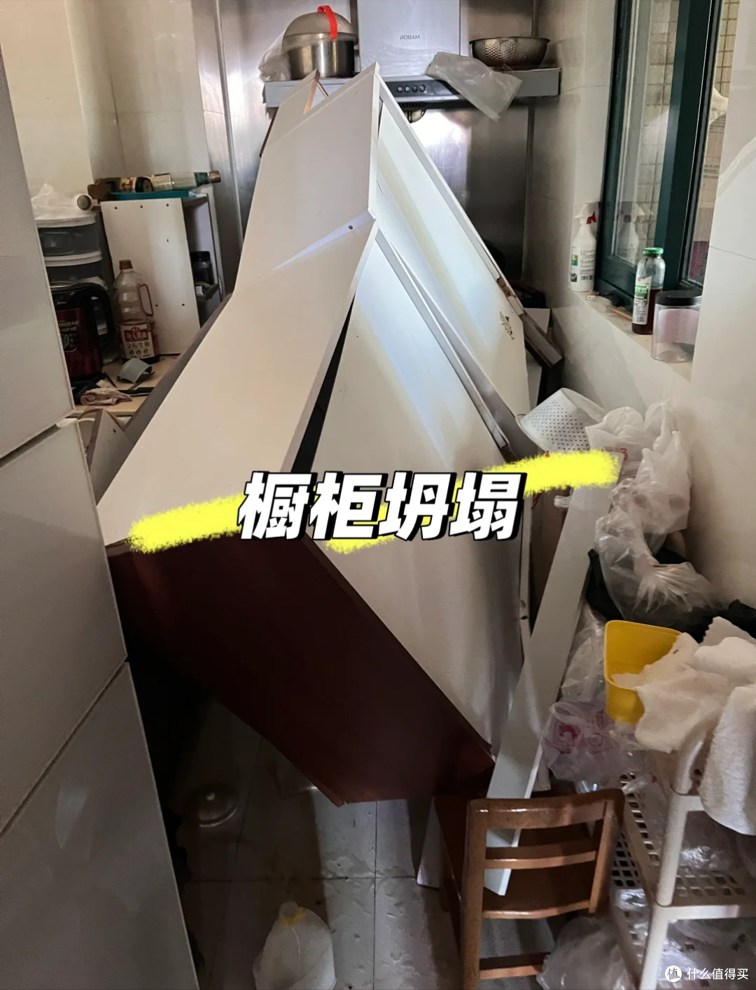 被邻居家的厨房不装吊柜给惊艳到,换个思路设计:收纳美观两不误
