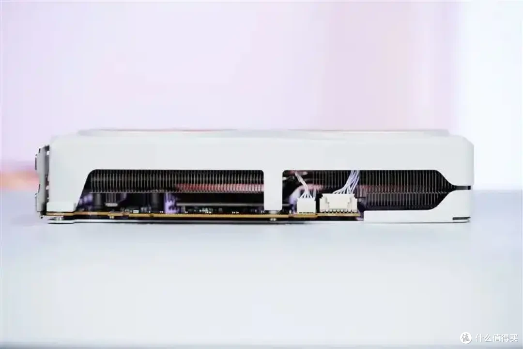 完美替代3050!RTX 5050首发评测:DLSS4/AI/生产力全方面飞跃
