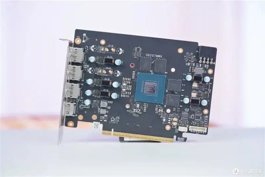 完美替代3050!RTX 5050首发评测:DLSS4/AI/生产力全方面飞跃