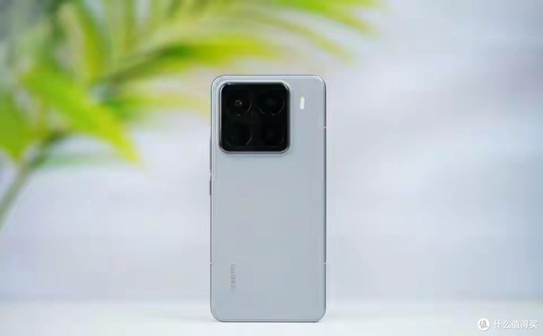 小米16 Pro Max影像被确认：三主摄50Mp+潜望中底，规格也已清晰