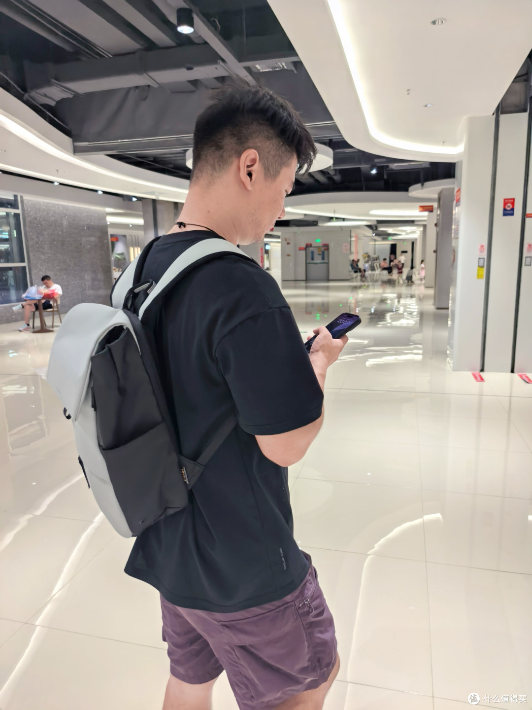 好看又实用的通勤背包,地平线8号-MOMENT系列实测。