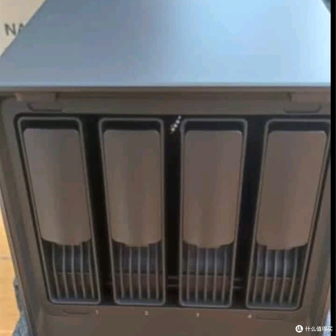 绿联DXP4800 四盘位NAS网络存储个人云硬盘AI家庭服务器深度测评