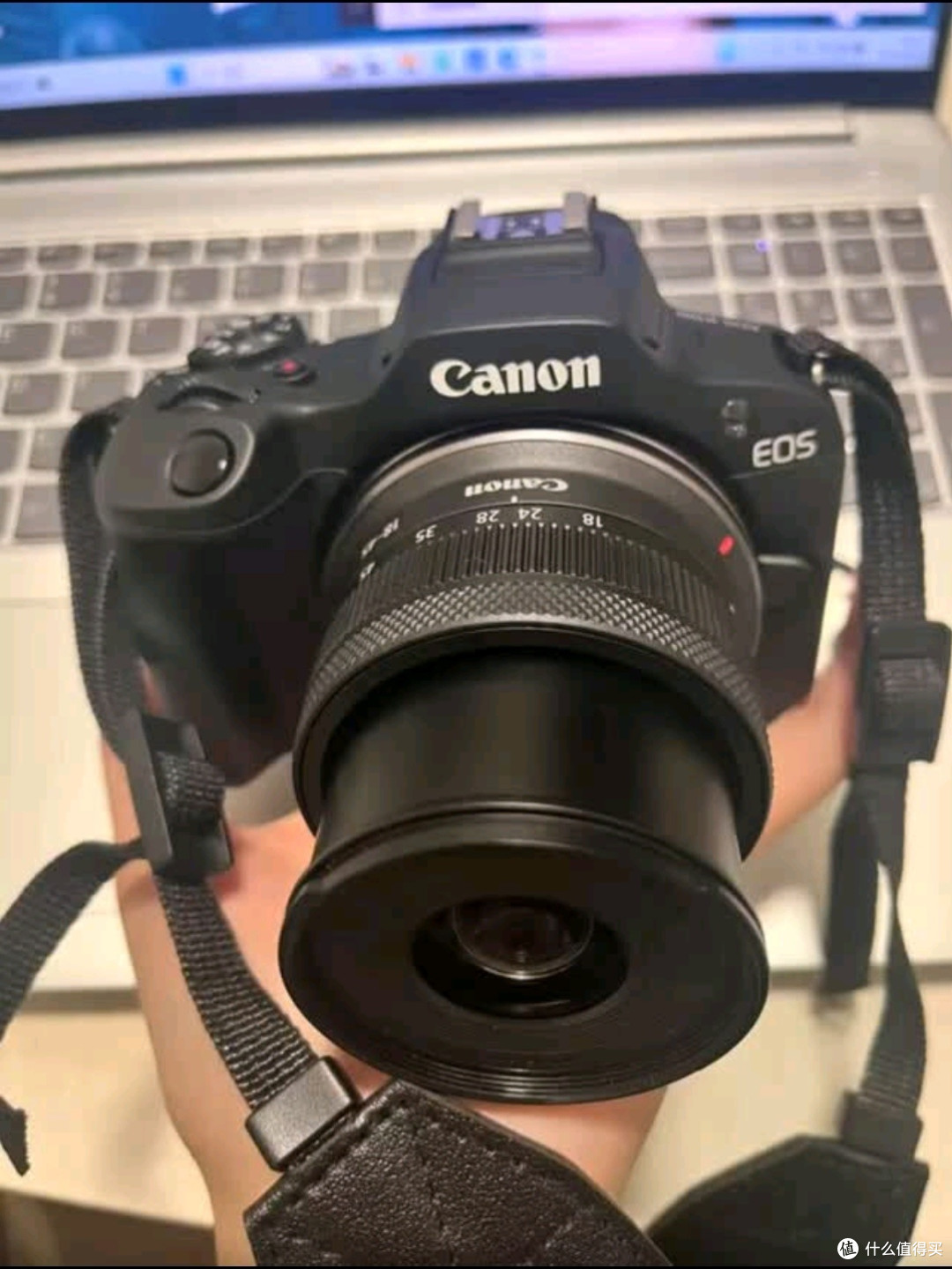 佳能R100微单相机：入门级旅行Vlog神器，小巧便携的4K拍摄伴侣